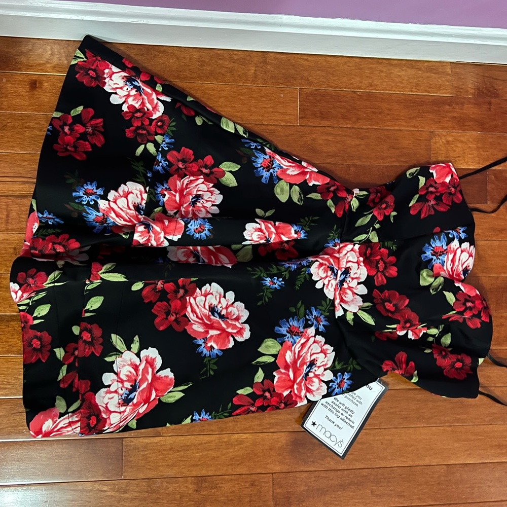 DRESS
